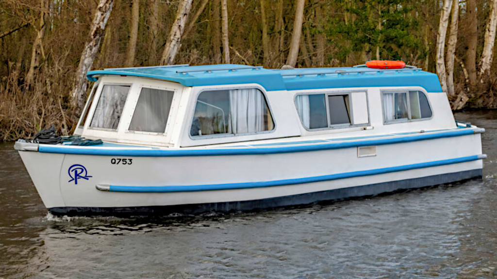 Capri with wheelhouse open