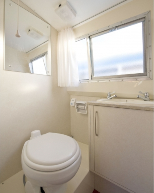 Capri Toilet